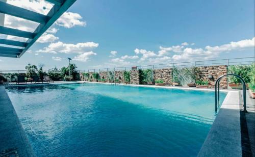 Greenhills Elan Hotel Modern