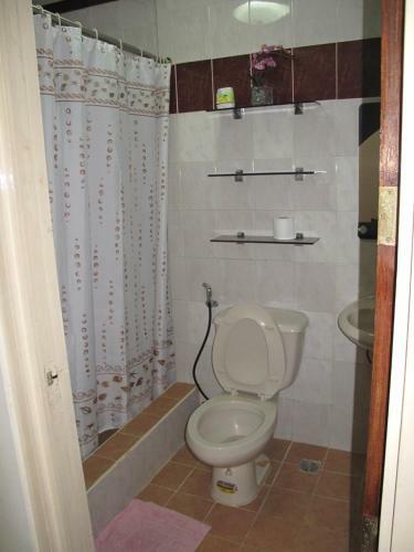 Apartamento Makati Suites At Travelers Inn