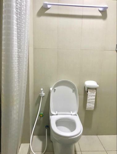 Apartamentos Condo Unit With Balcony In Manila