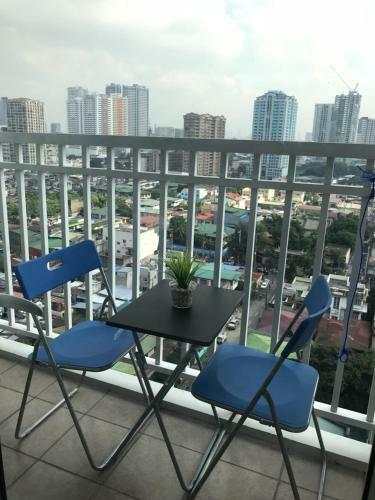 Apartamentos Condo Unit With Balcony In Manila