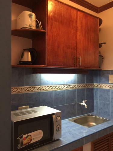 Bed & Breakfast Las Pinas Serviced Apartment