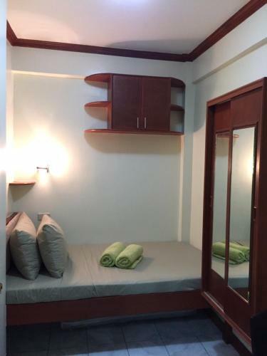 Bed & Breakfast Las Pinas Serviced Apartment