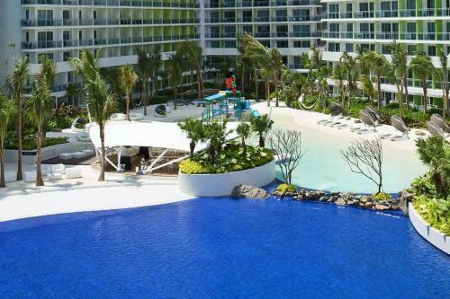Apartamento Azure Man Made Beach Near Airport