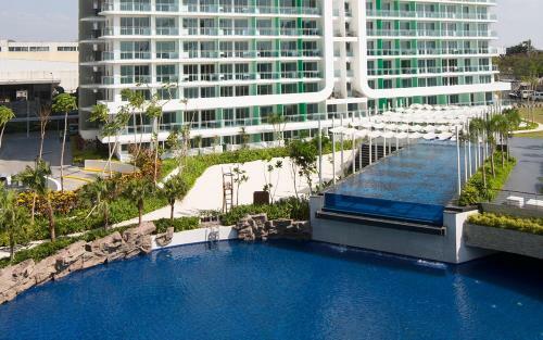 Apartamento Azure Man Made Beach Near Airport