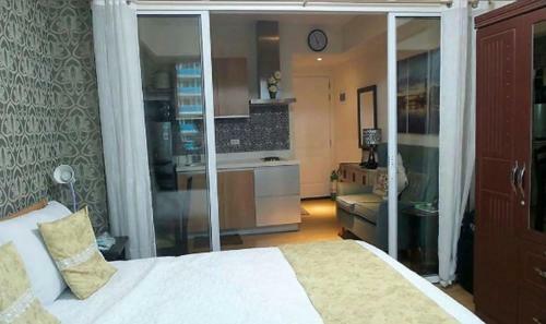 Apartamento Azure Man Made Beach Near Airport
