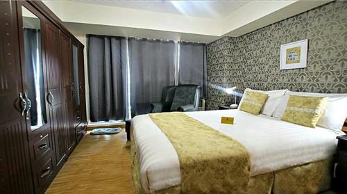 Apartamento Azure Man Made Beach Near Airport