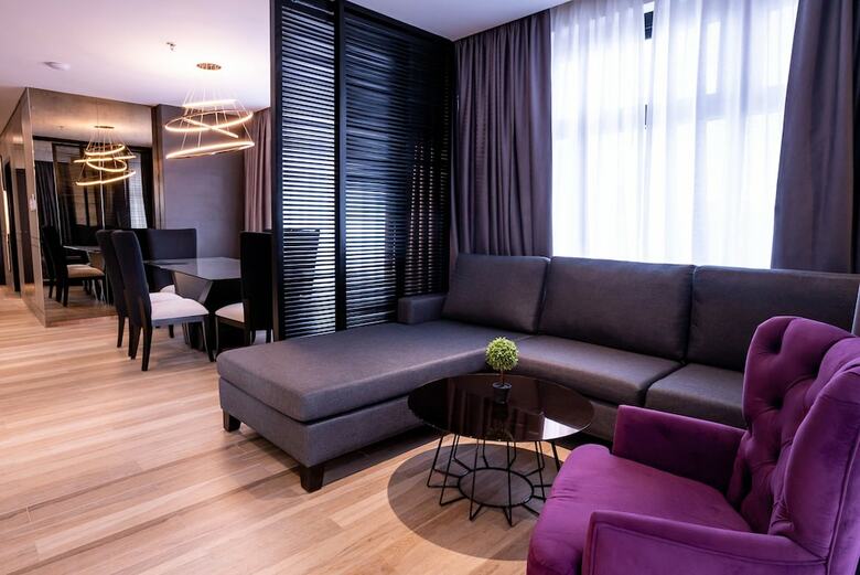 Coro Hotel
