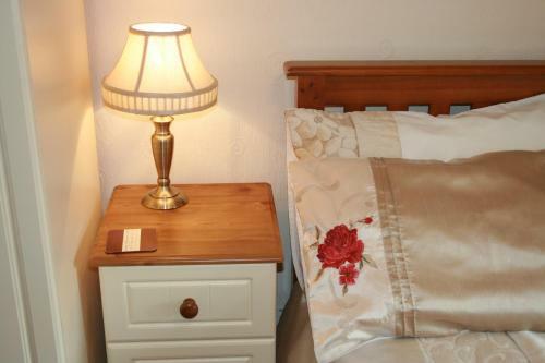 Bed & Breakfast School House Cottage B&amp;b And Tea Garden