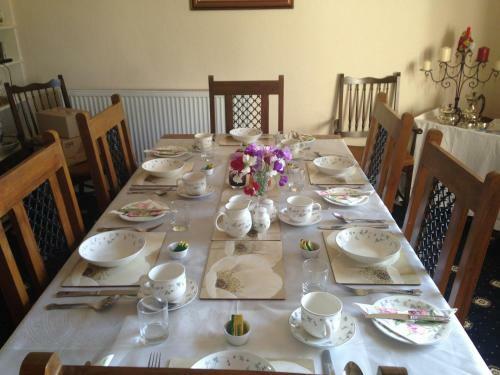 Bed & Breakfast School House Cottage B&amp;b And Tea Garden
