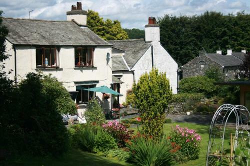 Bed & Breakfast School House Cottage B&amp;b And Tea Garden