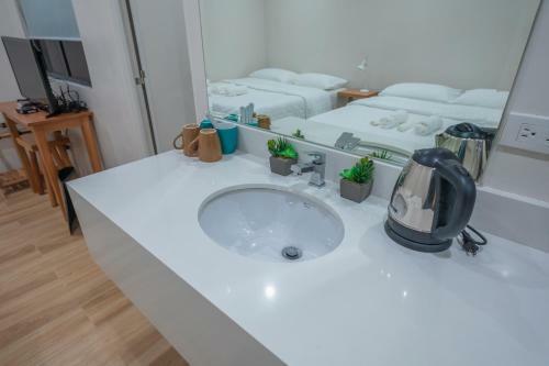Hotel Arceli's Place - Near Bgc