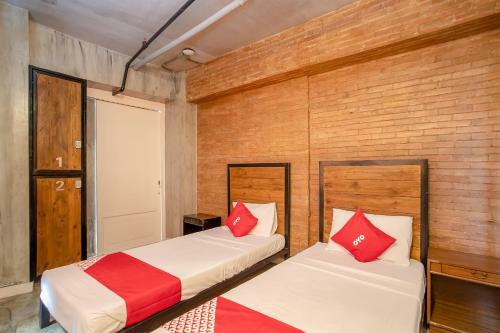 Hotel Oyo 821 Connector Hostel