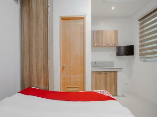 Hotel Vaccinated Staff - Oyo 605 The Quarters