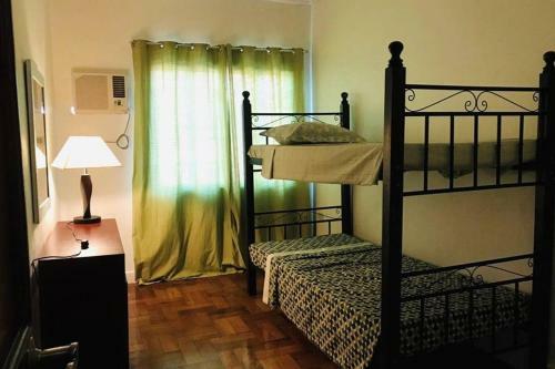 Spacious House In Bf Resort Las Pinas