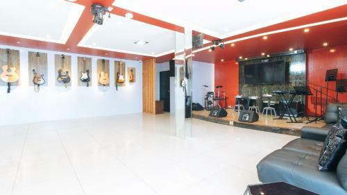 Reddoorz @ Walk Inn Hotel