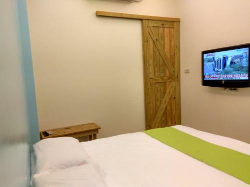 Blue% Hotel