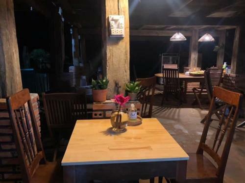 Plei Homestay & Caf�