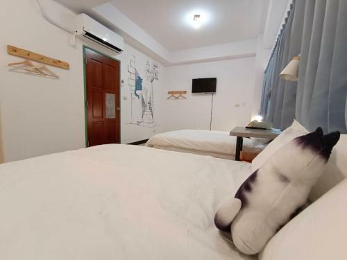 Cat B&B