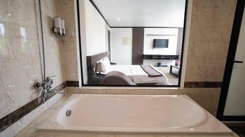 Hotel Kh�ch S?n Ho�ng Gia II