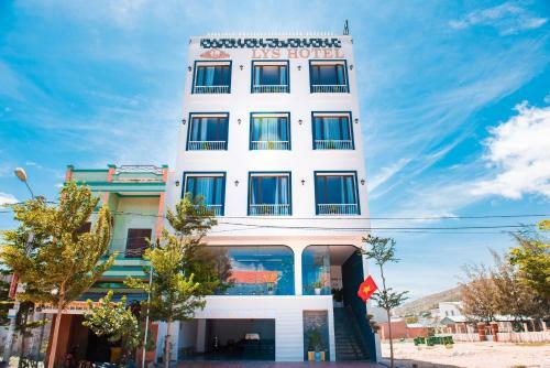 Kh�ch S?n Nh?n L� Lys Hotel