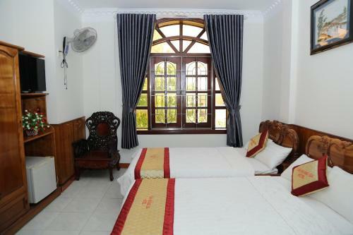 T�n Ho�ng Gia Hotel