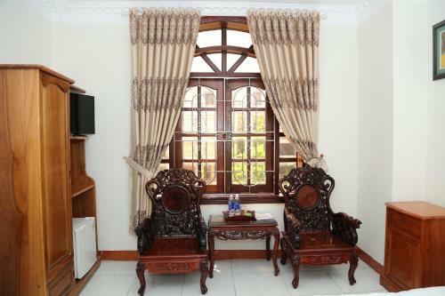 T�n Ho�ng Gia Hotel