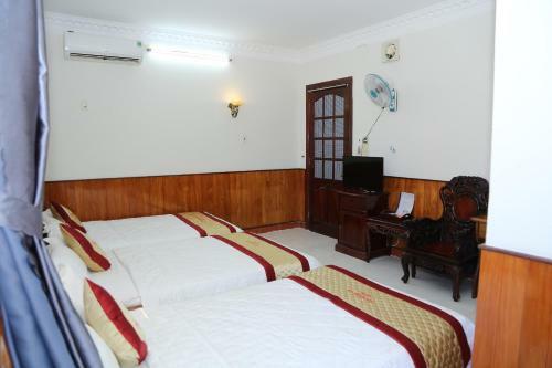 T�n Ho�ng Gia Hotel