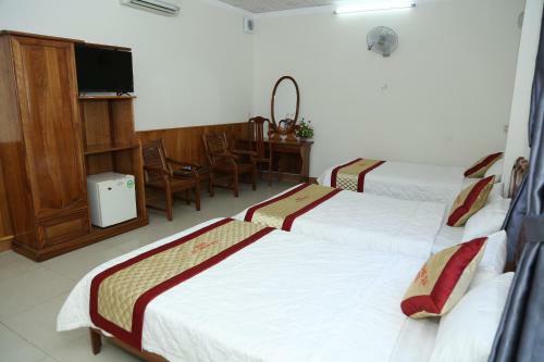 T�n Ho�ng Gia Hotel