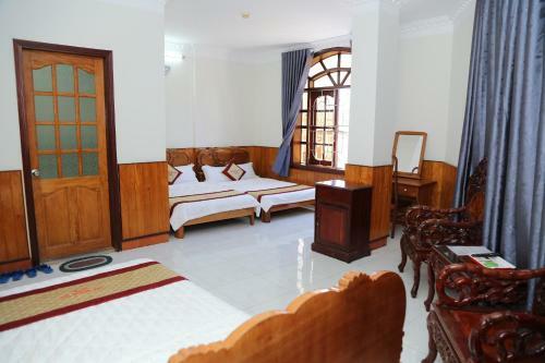 T�n Ho�ng Gia Hotel