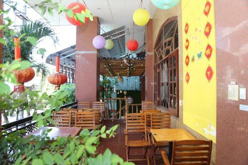 T�n Ho�ng Gia Hotel