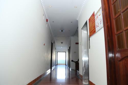 T�n Ho�ng Gia Hotel