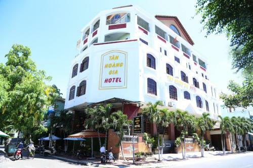 T�n Ho�ng Gia Hotel