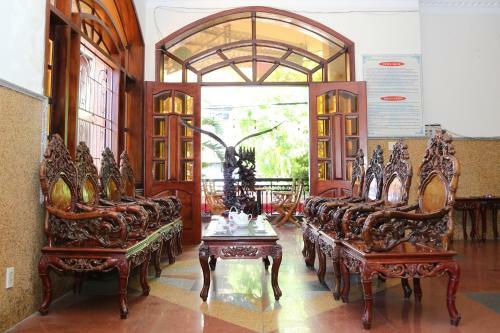 T�n Ho�ng Gia Hotel