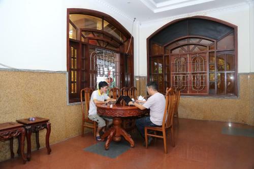 T�n Ho�ng Gia Hotel