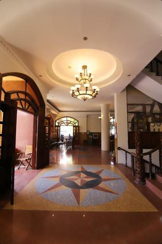 T�n Ho�ng Gia Hotel