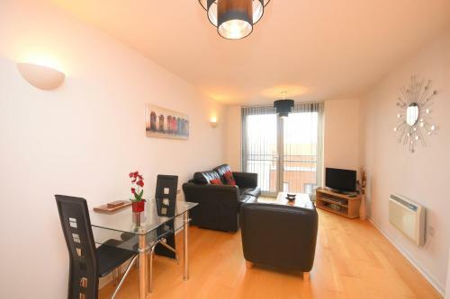 Town Or Country - Sirocco Apartments