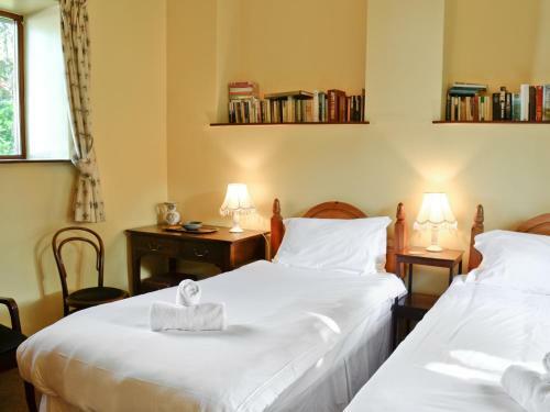 1 Oaks Farm Cottages