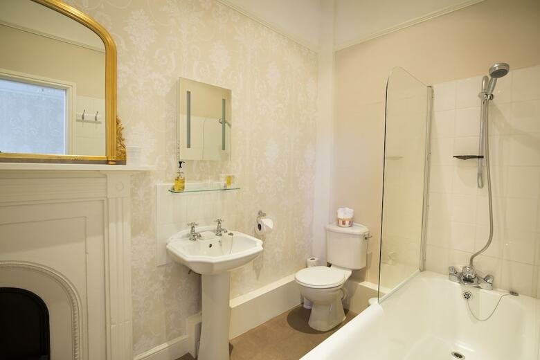 Bed & Breakfast Bramwood Guest House
