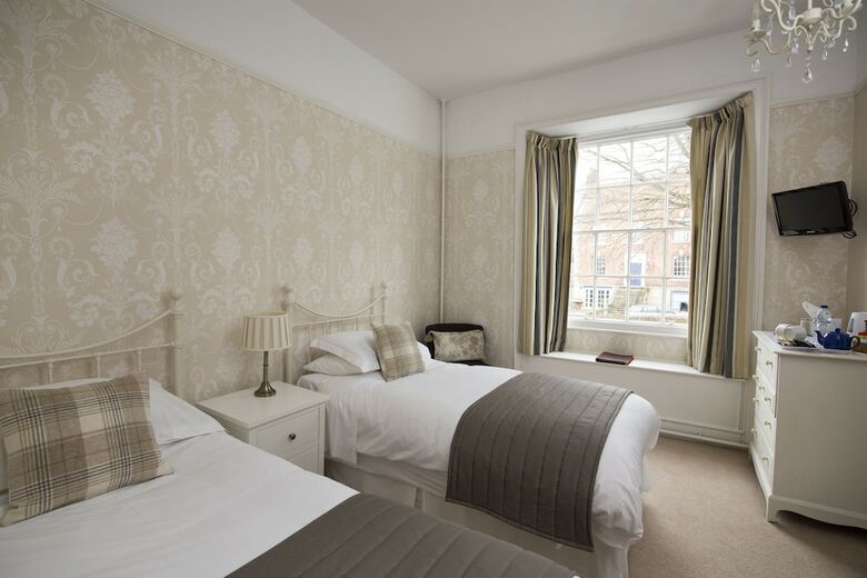 Bed & Breakfast Bramwood Guest House