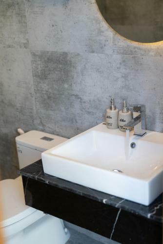 Sline Hotel - The Manor