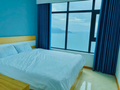 Three Bedroom Apartment With Sea View