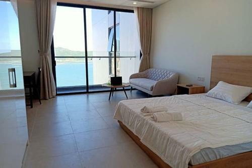 Scenia Bay Apartment With Seaview