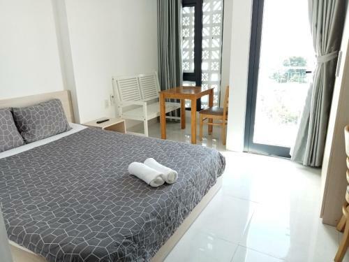 Lee Apartment