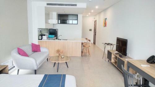 Scenia Bay Residences Apartment