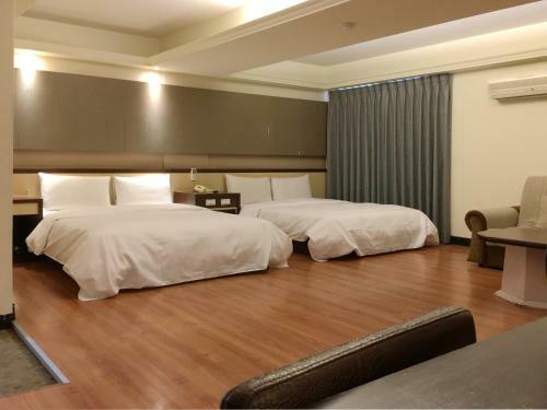 Zaw Jung Business Hotel