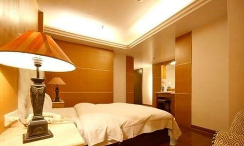 Zaw Jung Business Hotel