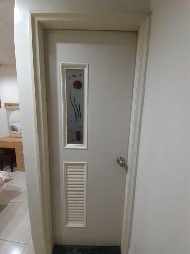 Apartment (female Only)
