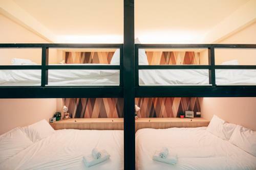 Bird Series Hostel