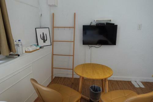 Small Island Homestay