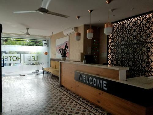 Lee Hotel